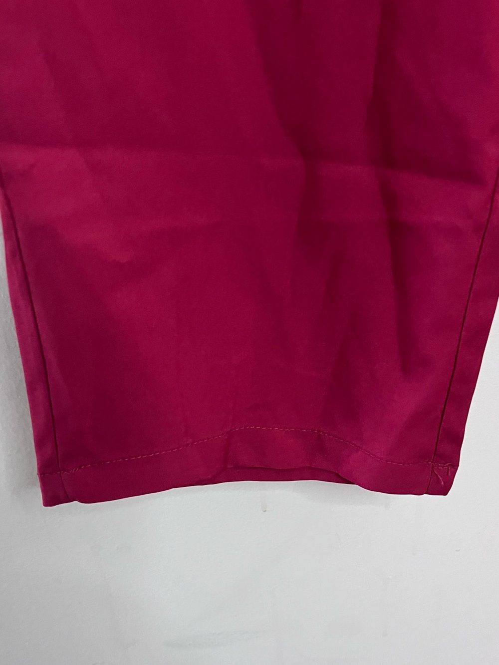 0038: Magenta Women's Scrub Top & Pants with Cargo Pockets Set            Size M - Picture 11 of 14